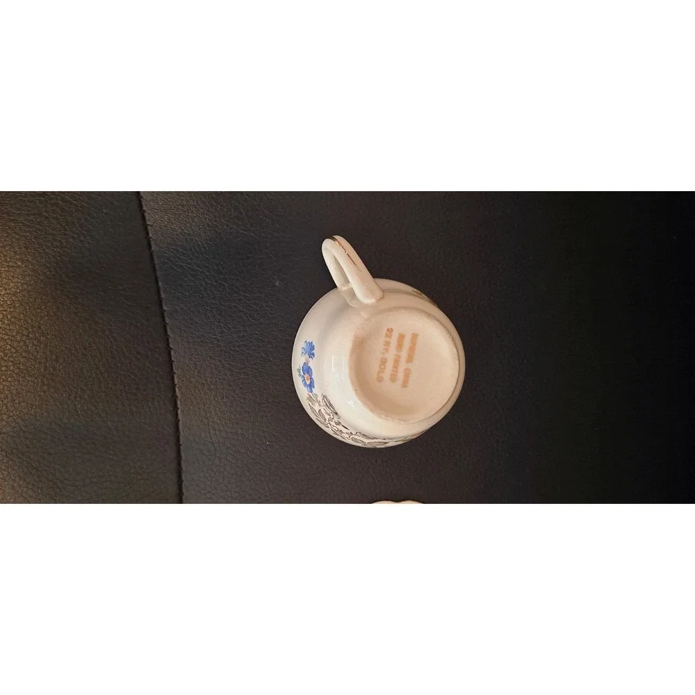 Supreme China Hand‎ Painted Tea Cup 22 Kt Gold Floral Gold Trim